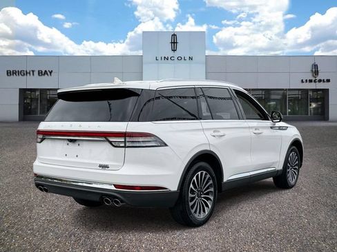 Used 2023 Lincoln Aviator AWD w/ Premium Package image 5