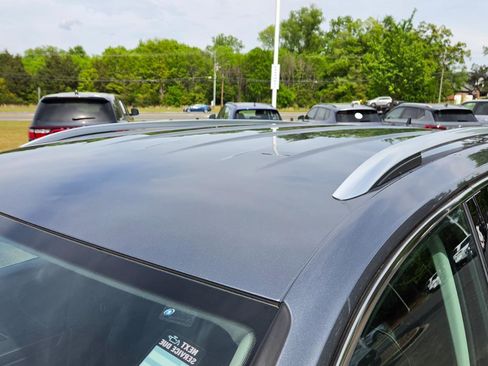 Certified 2023 Volkswagen Tiguan SE image 11