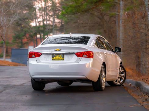 Used 2019 Chevrolet Impala LT image 4