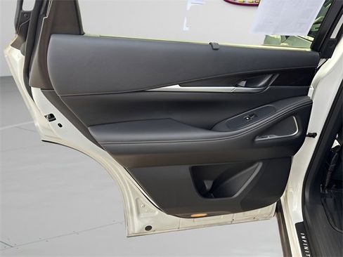 Used 2023 INFINITI QX60 Sensory image 19