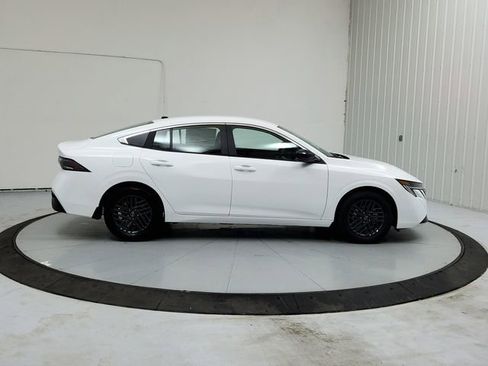New 2026 Nissan Sentra SV w/ SV Convenience Package FWD image 8