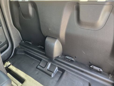 Used 2022 Chevrolet Colorado LT w/ Fleet Safety Package RWD image 29