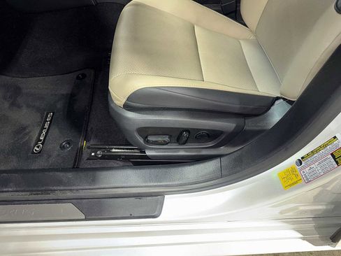 Used 2019 Lexus ES 350 w/ Premium Package FWD image 23