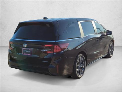 New 2026 Honda Odyssey Touring image 5