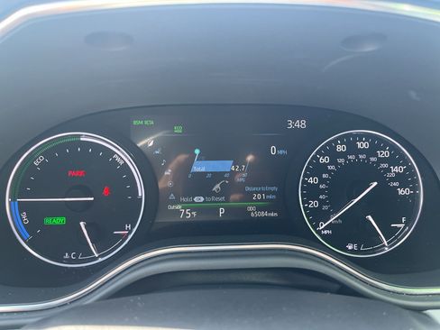 Used 2020 Toyota Avalon XLE w/ Moonroof Package FWD image 13