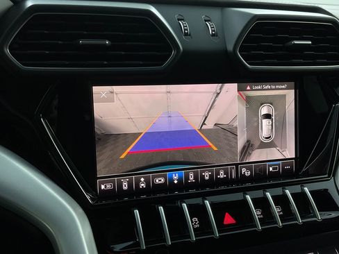Used 2021 Lamborghini Urus image 36