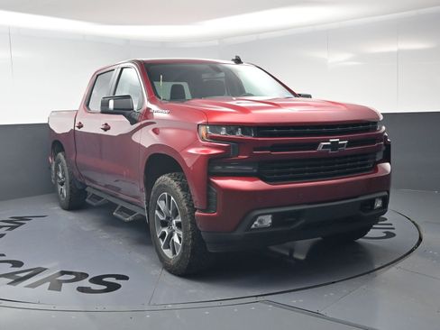 Used 2020 Chevrolet Silverado 1500 RST w/ RST Value Package image 3