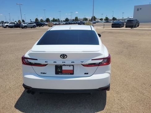 Used 2025 Toyota Camry SE w/ Convenience Package FWD image 7