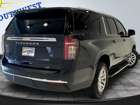 Used 2024 Chevrolet Suburban LT w/ Luxury Package AWD/4WD image 6