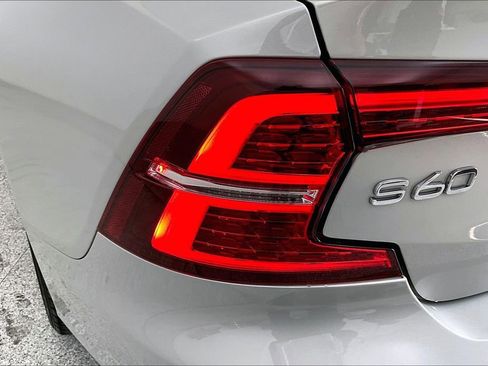 Used 2019 Volvo S60 T5 Momentum w/ Multimedia Package image 40
