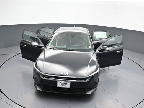 Used 2025 Kia K4 FWD image 45