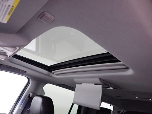 Used 2016 Cadillac Escalade Premium image 9