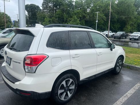 Used 2018 Subaru Forester 2.5i Limited AWD/4WD image 10