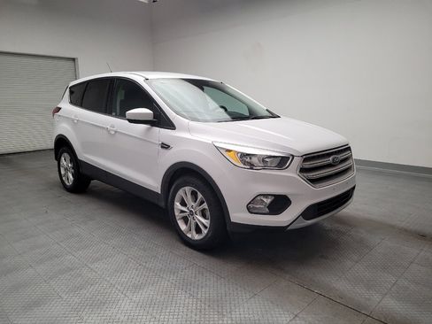 Used 2019 Ford Escape SE FWD image 13