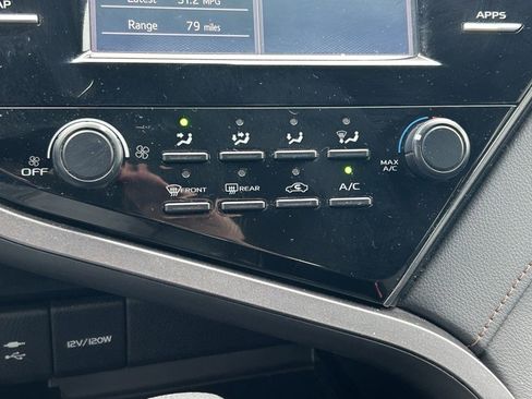 Used 2019 Toyota Camry LE image 24