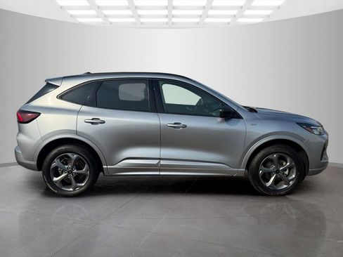 Used 2024 Ford Escape ST-Line image 2