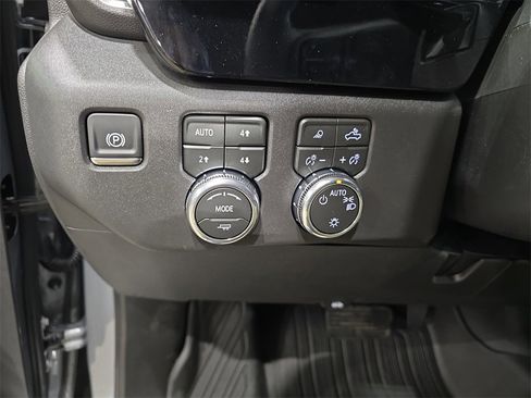 New 2026 GMC Sierra 1500 SLE image 26