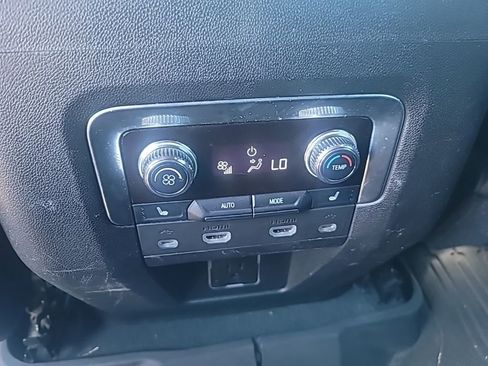 Used 2021 GMC Yukon XL Denali w/ Denali Premium Package RWD image 16
