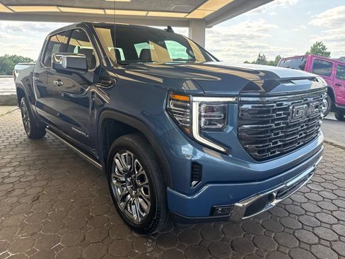 Used 2025 GMC Sierra 1500 Denali Ultimate AWD/4WD image 4