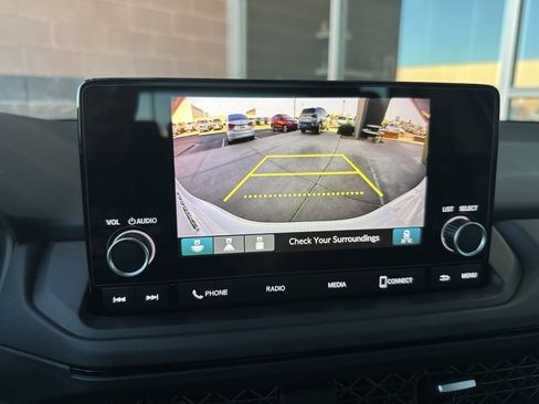 Used 2025 Honda Accord SE image 19