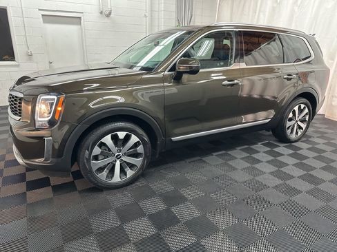 Used 2022 Kia Telluride S AWD/4WD image 2