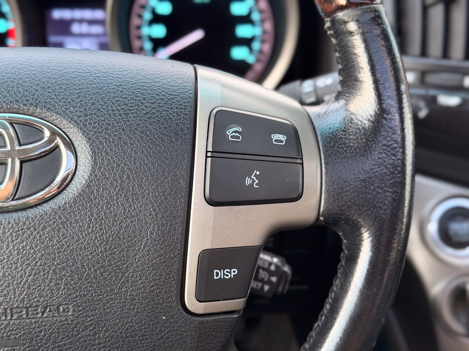 Used 2011 Toyota Land Cruiser w/ Upgrade Pkg AWD/4WD image 38
