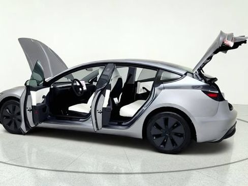 Used 2025 Tesla Model 3 Long Range RWD image 15