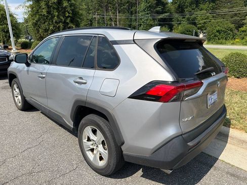 Used 2020 Toyota RAV4 XLE AWD/4WD image 20