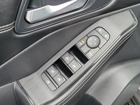 Used 2023 Nissan Rogue SV w/ SV Premium B Package image 15