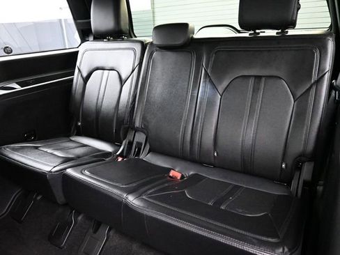 Used 2020 Ford Expedition Limited image 17