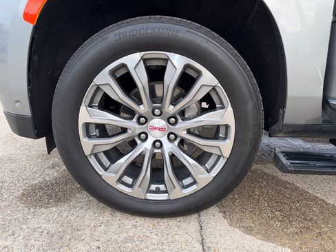 Certified 2023 GMC Yukon XL Denali w/ Denali Reserve Package image 41