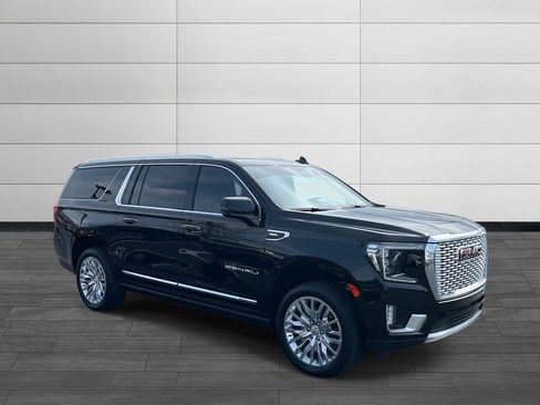Used 2023 GMC Yukon XL Denali w/ Denali Reserve Package image 7