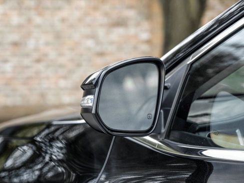 Used 2017 Toyota Highlander Plus image 51