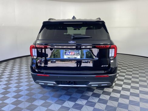 Used 2025 Ford Explorer Active w/ Active Comfort Package image 4