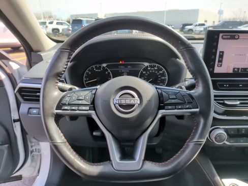 Used 2023 Nissan Altima 2.5 SR w/ SR Premium Package image 21