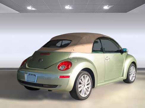 Used 2008 Volkswagen Beetle SE image 8