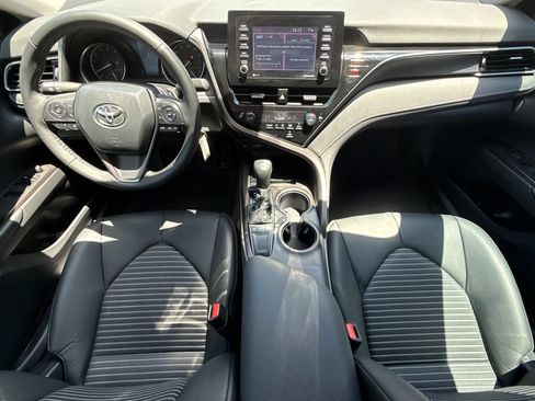 Used 2024 Toyota Camry SE FWD image 11
