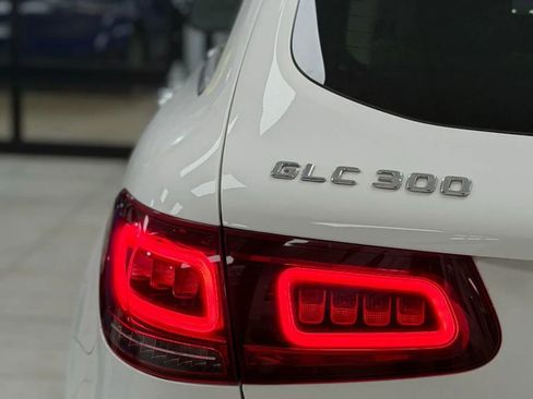 Used 2022 Mercedes-Benz GLC 300 4MATIC w/ Driver Assistance Package image 8