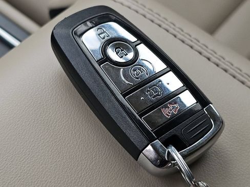 Used 2021 Lincoln Corsair AWD w/ Premium Package image 35