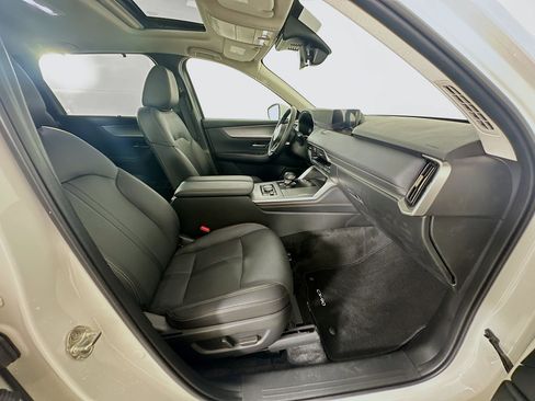Used 2024 MAZDA CX-90 Plug-In Hybrid w/ Preferred AWD/4WD image 34