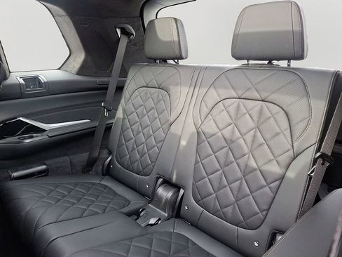 Certified 2026 BMW X7 xDrive40i w/ Executive Package image 11