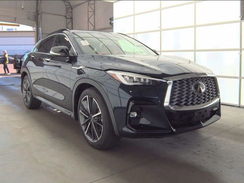 Used 2023 INFINITI QX55 Essential w/ Cargo Package image 4