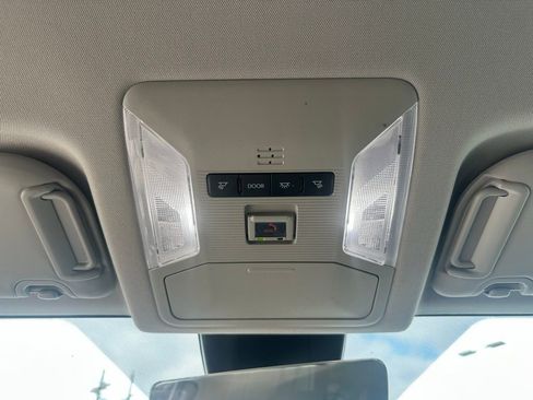 Used 2022 Toyota RAV4 XLE image 43