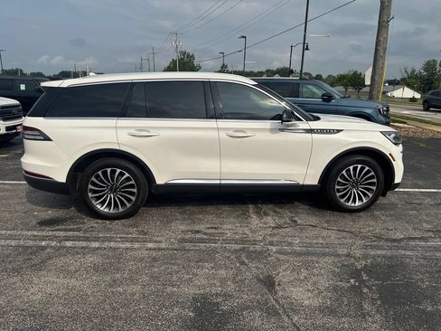 Used 2023 Lincoln Aviator AWD w/ Premium Package image 2