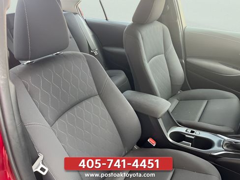 Used 2025 Toyota Corolla LE FWD image 13