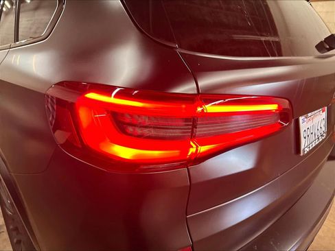 Used 2022 BMW X5 xDrive40i w/ M Sport Package AWD/4WD image 31