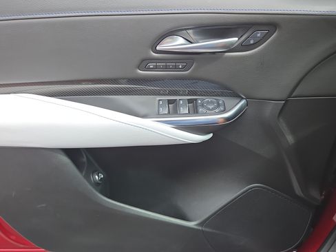 Used 2025 Cadillac XT4 Sport FWD image 34