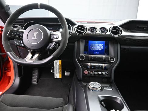 Used 2022 Ford Mustang Shelby GT500 w/ Carbon Fiber Track Pack image 19