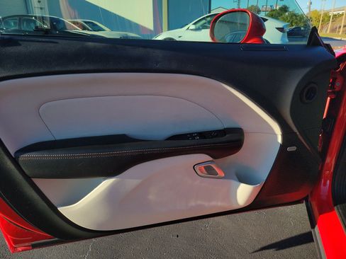 Used 2015 Dodge Challenger SXT Plus image 13