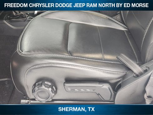 Used 2021 Jeep Wrangler Unlimited Sahara AWD/4WD image 17